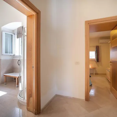 Daire Wepuglia - Calapaura *